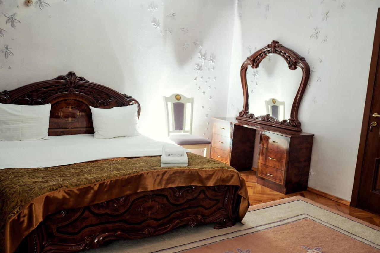Ezio Hotel Codru Luaran gambar